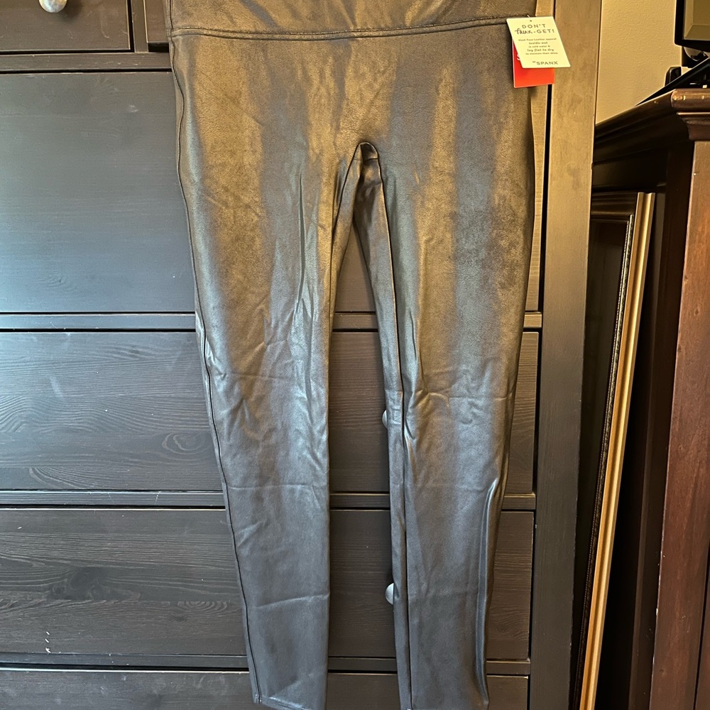New with Tags- Spank 1X Faux Leather Washable Leggings